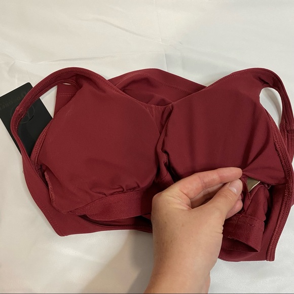 Longline Bra/Cropped Tank. Flexform Athletic Top in Raspbery Red. 90° by Reflex - Picture 11 of 13